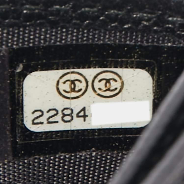 Pre Owned Chanel Black Caviar Leather CC Button Card Holder