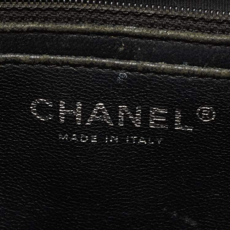 Pre Owned Chanel Black Chevron Patent Leather Maxi Classic Single Flap Bag