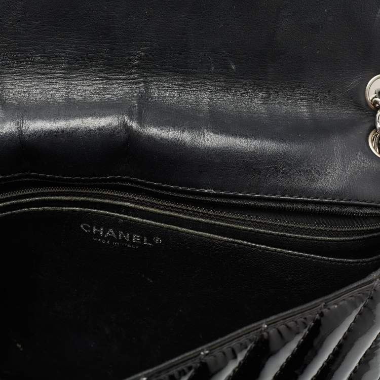Pre Owned Chanel Black Chevron Patent Leather Maxi Classic Single Flap Bag