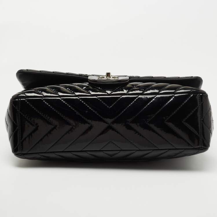 Pre Owned Chanel Black Chevron Patent Leather Maxi Classic Single Flap Bag