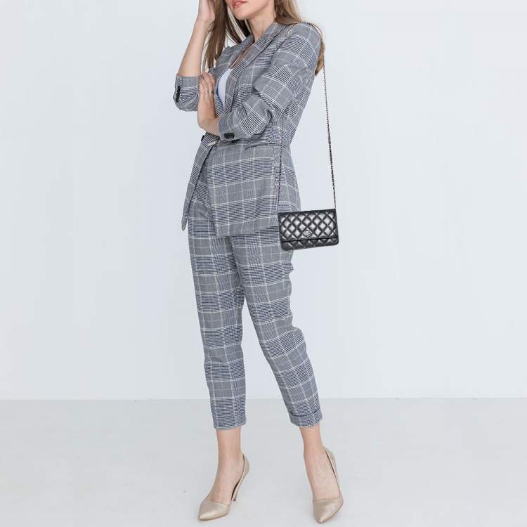 Pre Owned Chanel Black Quilted Leather Classic Wallet on Chain