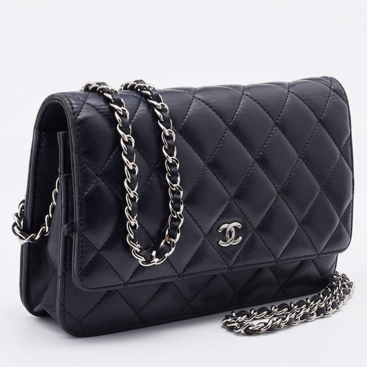 Pre Owned Chanel Black Quilted Leather Classic Wallet on Chain