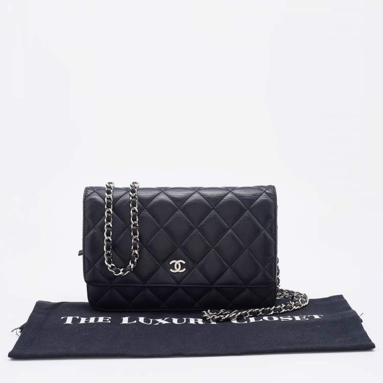 Pre Owned Chanel Black Quilted Leather Classic Wallet on Chain