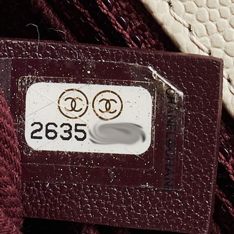 Pre Owned Chanel White Chevron Quilted Caviar Leather Mmall Coco Handle Bag