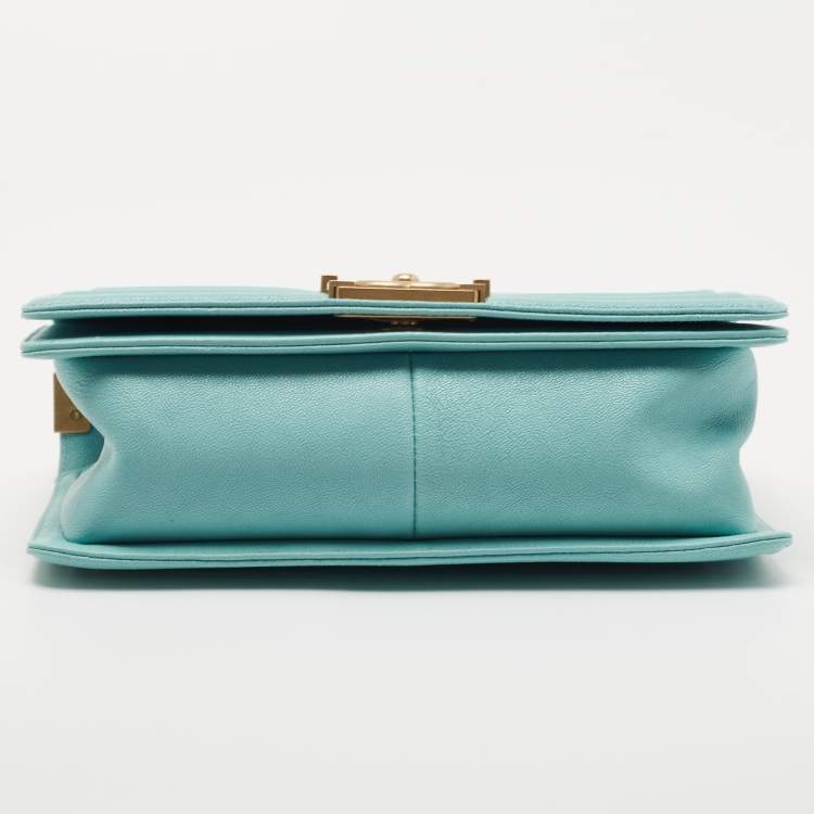 Pre Owned Chanel Turquoise Quilted Caviar Leather Medium Boy Bag