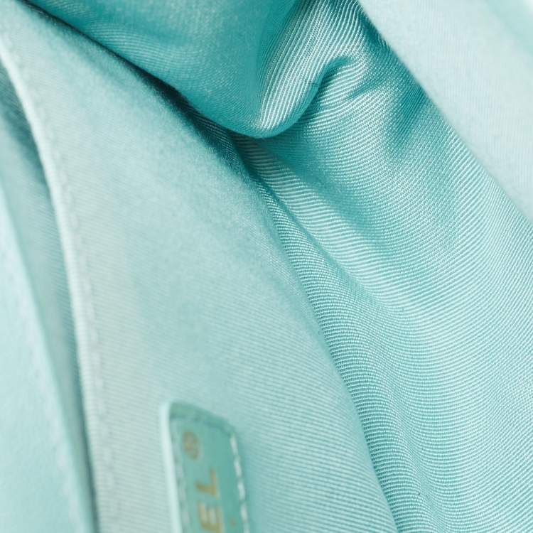 Pre Owned Chanel Turquoise Quilted Caviar Leather Medium Boy Bag