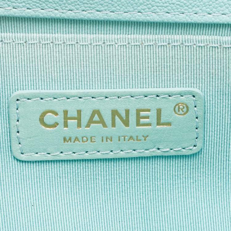 Pre Owned Chanel Turquoise Quilted Caviar Leather Medium Boy Bag