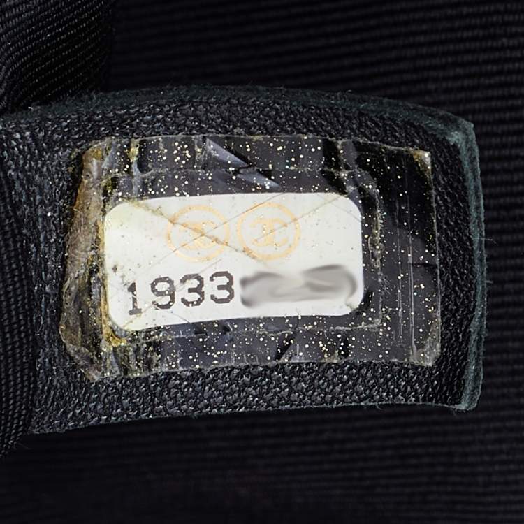 Pre Owned Chanel Deep Purple/Black Patent Leather Medium Boy Flap Bag