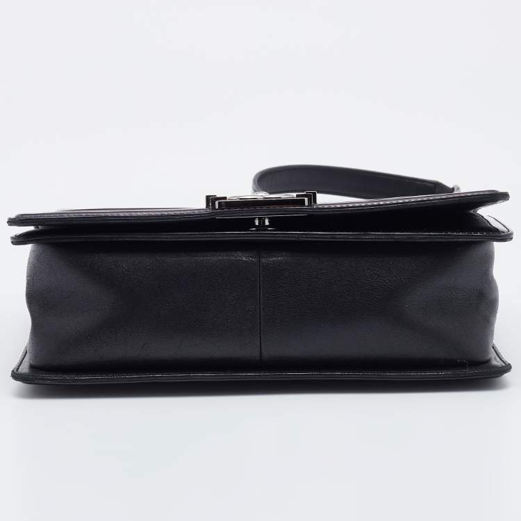 Pre Owned Chanel Deep Purple/Black Patent Leather Medium Boy Flap Bag