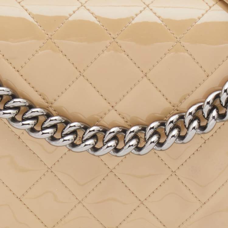 Pre Owned Chanel Beige Chevron Patent Leather New Medium Boy Flap Bag