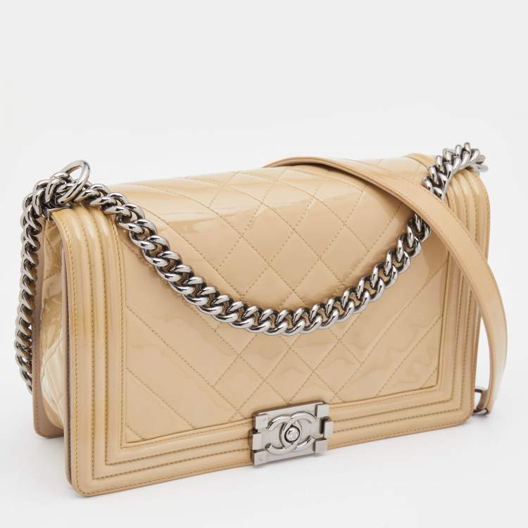 Pre Owned Chanel Beige Chevron Patent Leather New Medium Boy Flap Bag