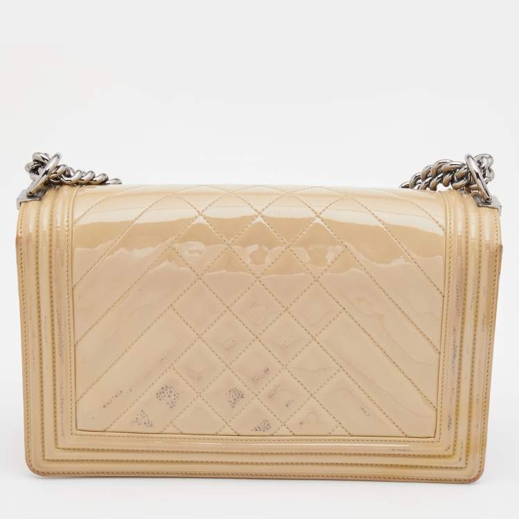 Pre Owned Chanel Beige Chevron Patent Leather New Medium Boy Flap Bag