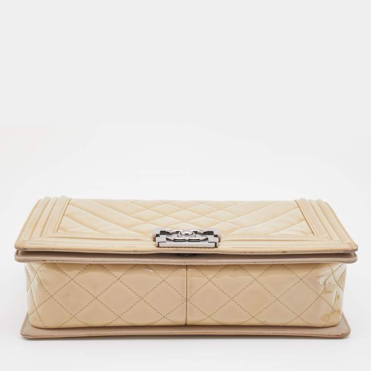 Pre Owned Chanel Beige Chevron Patent Leather New Medium Boy Flap Bag