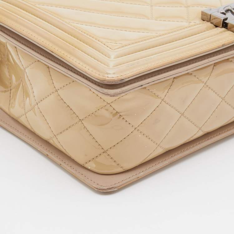 Pre Owned Chanel Beige Chevron Patent Leather New Medium Boy Flap Bag