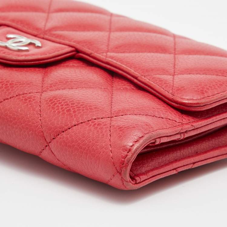 Pre Owned Chanel Red Quilted Caviar Leather Classic Flap Wallet