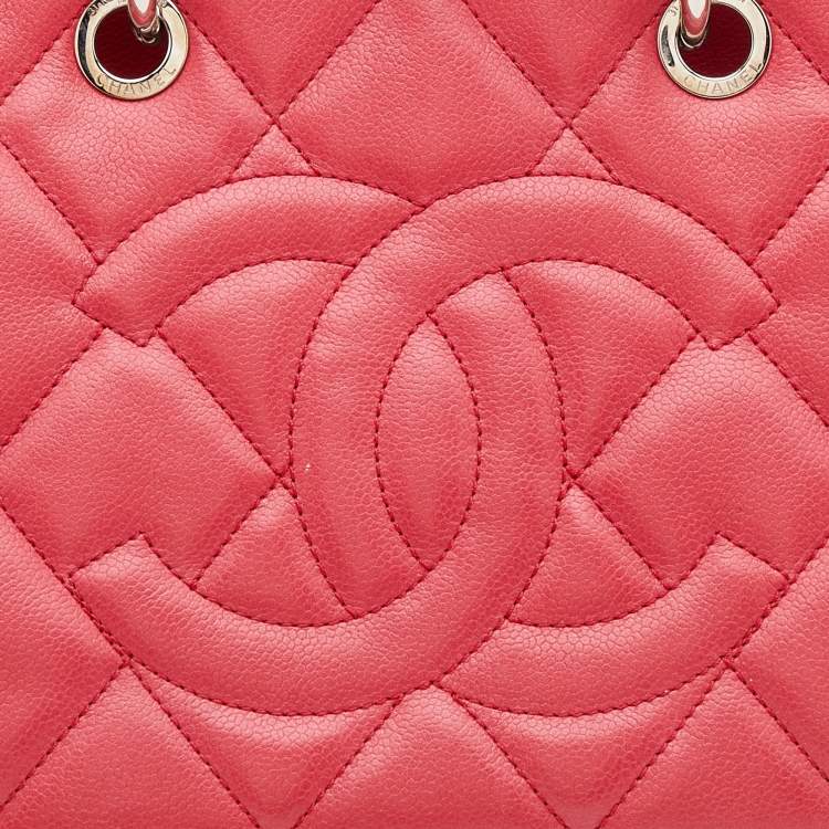 Pre Owned Chanel Red Quilted Caviar Leather CC Timeless Soft Shopper Tote