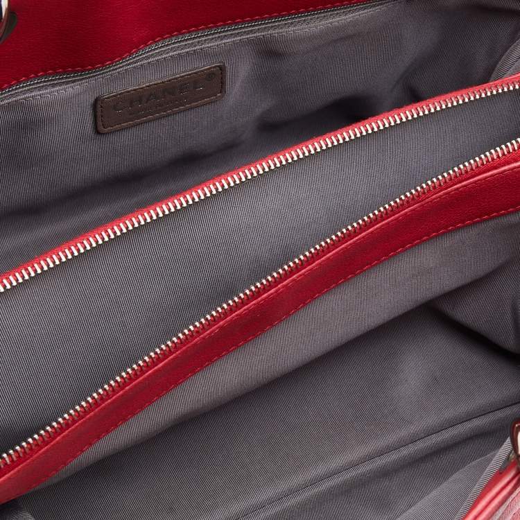 Pre Owned Chanel Red Quilted Caviar Leather CC Timeless Soft Shopper Tote
