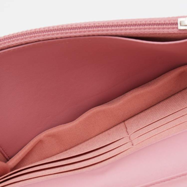 Pre Owned Chanel Pink Leather Embossed Camellia Wallet On Chain