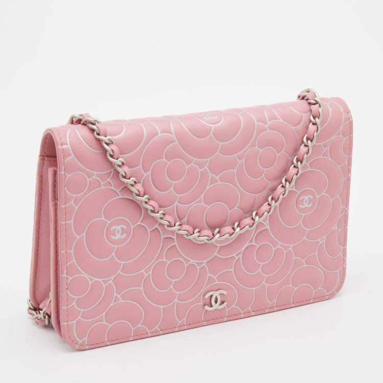 Pre Owned Chanel Pink Leather Embossed Camellia Wallet On Chain
