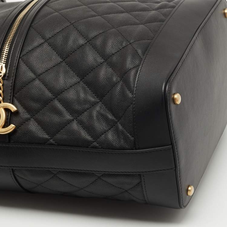 Pre Owned Chanel Black Quilted Caviar Leather Casual Style Hobo