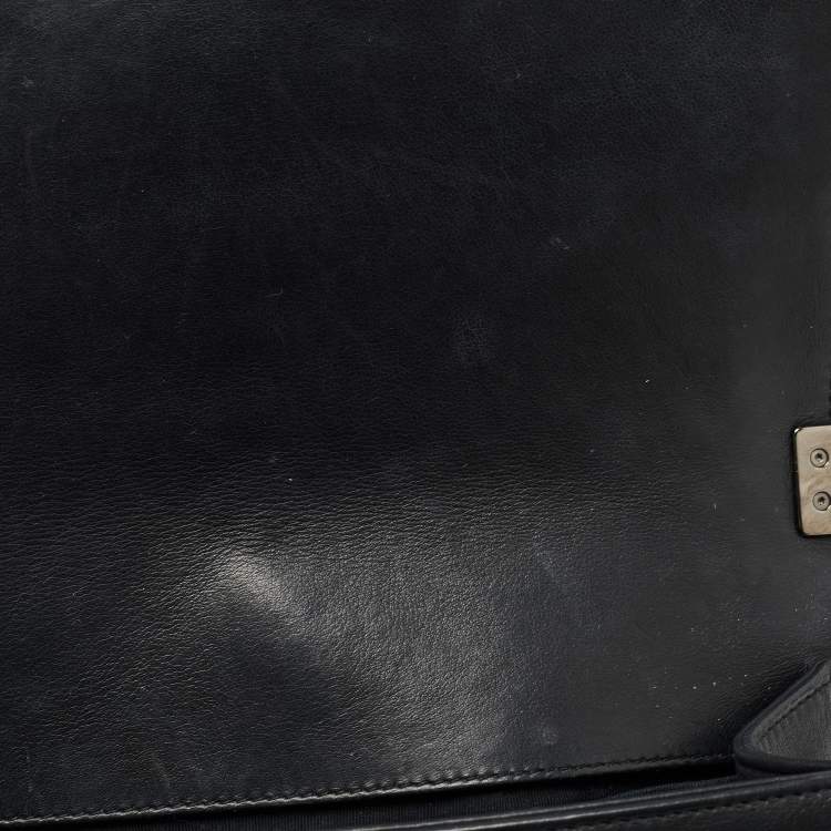 Pre Owned Chanel Black Beaded Chevron Leather Medium Boy Flap Bag