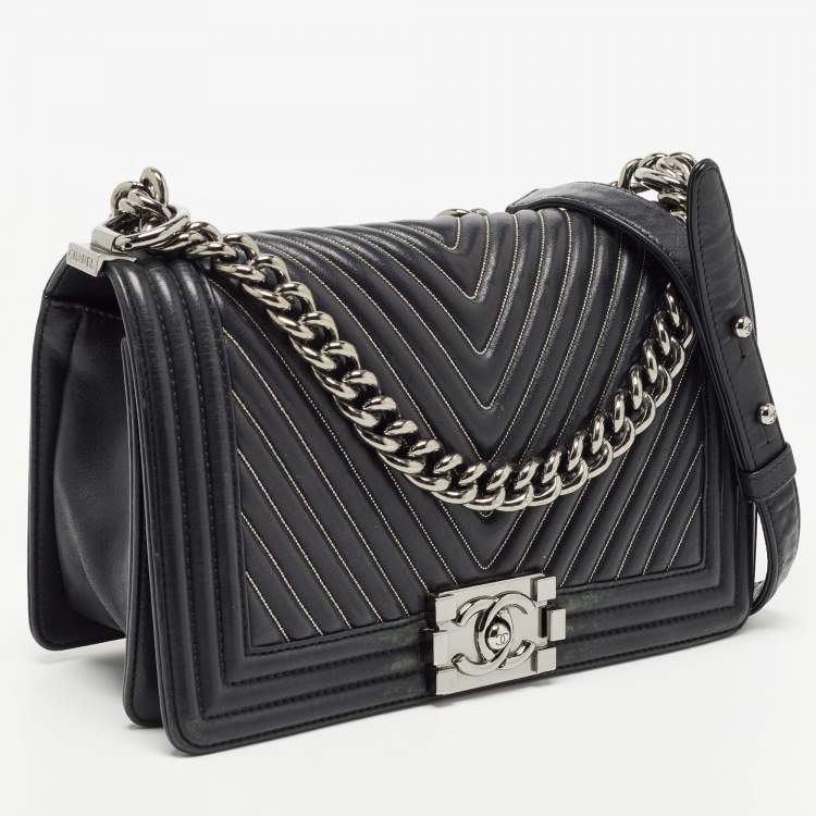 Pre Owned Chanel Black Beaded Chevron Leather Medium Boy Flap Bag