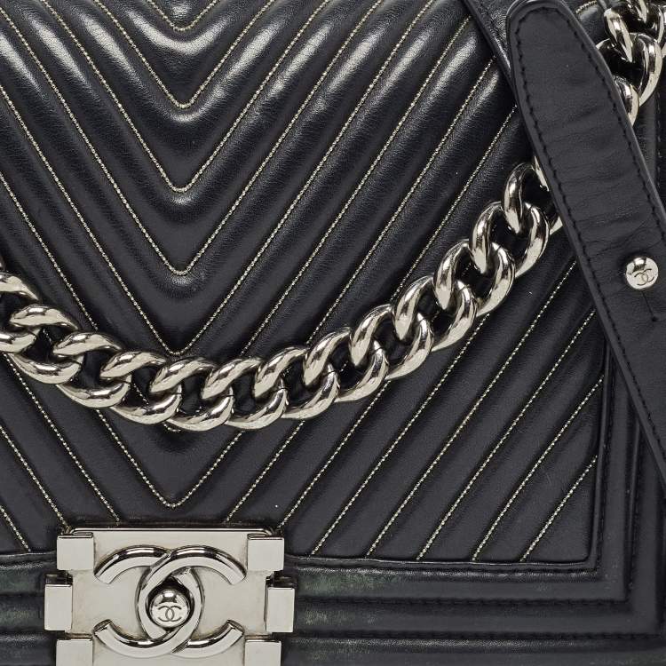 Pre Owned Chanel Black Beaded Chevron Leather Medium Boy Flap Bag