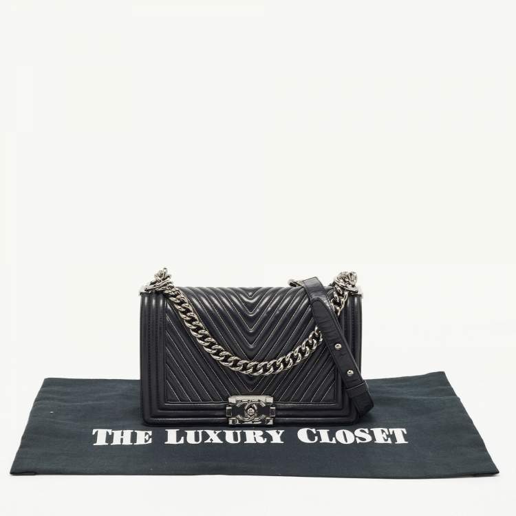 Pre Owned Chanel Black Beaded Chevron Leather Medium Boy Flap Bag