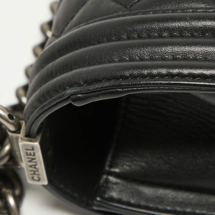 Pre Owned Chanel Black Quilted Leather Large Boy Flap Bag