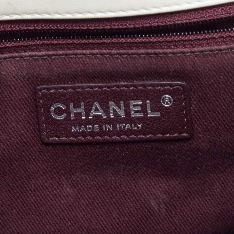 Pre Owned Chanel Cream Chevron Leather Medium Classic Single Flap Bag