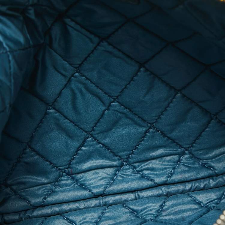 Pre Owned Chanel Blue Quilted Caviar Leather Classic Zip Pouch