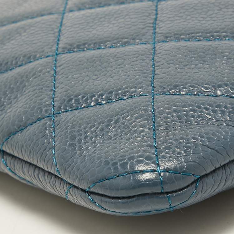 Pre Owned Chanel Blue Quilted Caviar Leather Classic Zip Pouch