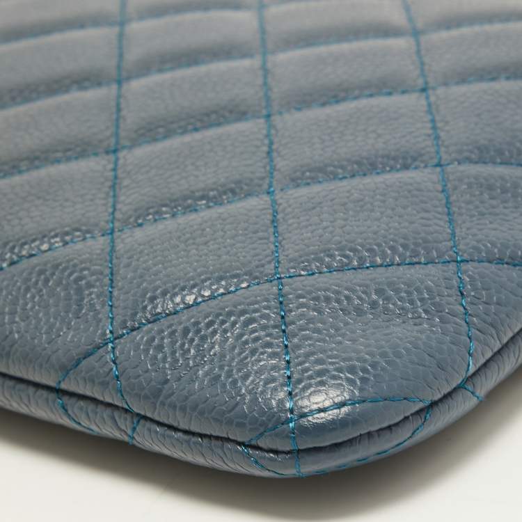 Pre Owned Chanel Blue Quilted Caviar Leather Classic Zip Pouch