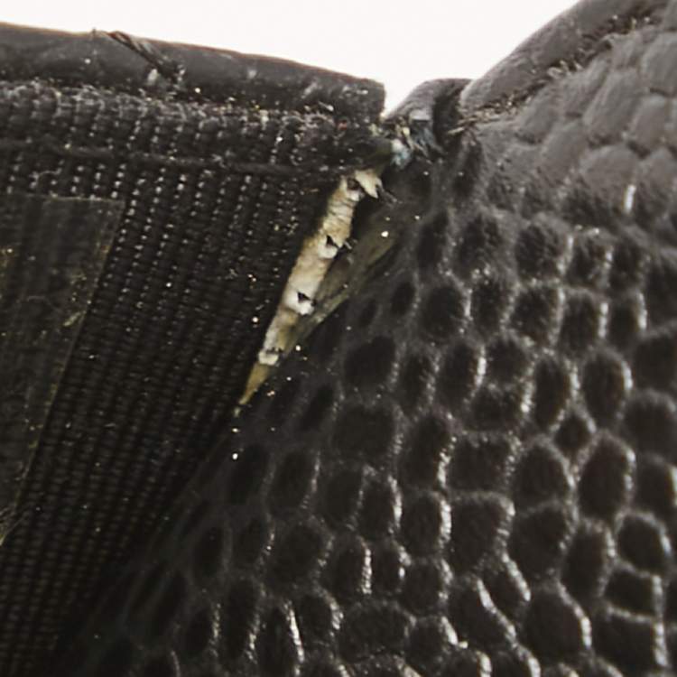 Pre Owned Chanel Black Quilted Caviar Leather Classic Wallet on Chain