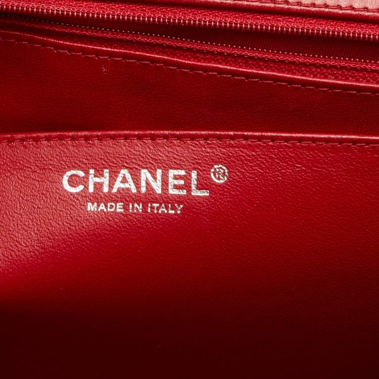 Pre Owned Chanel Red Quilted Patent Leather Maxi Classic Single Flap Bag