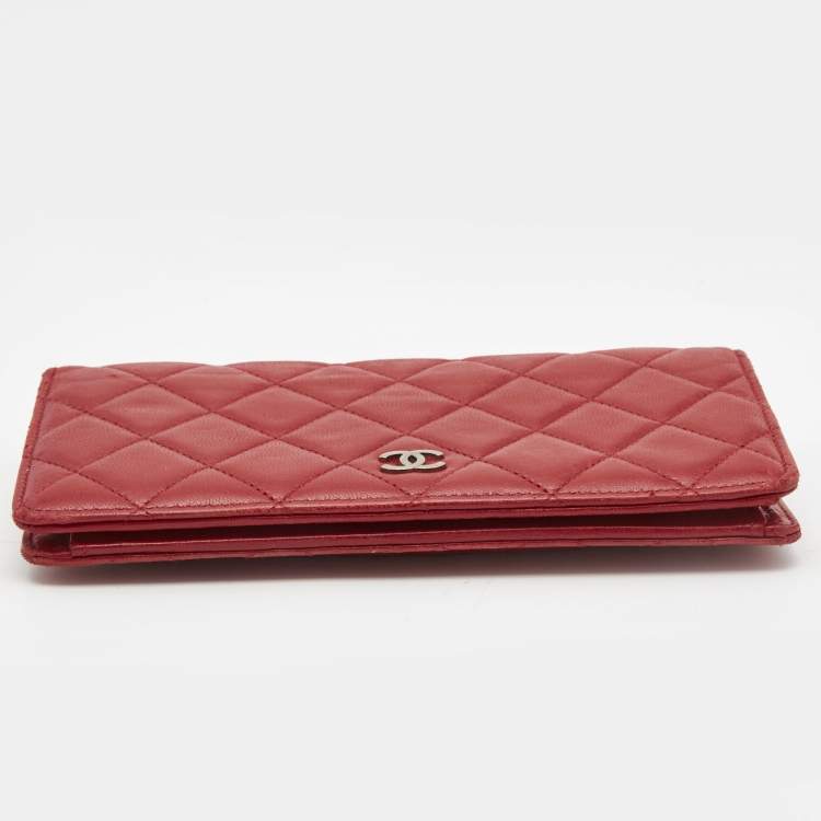 Pre Owned Chanel Red Quilted Leather CC Classic Bifold Long Wallet