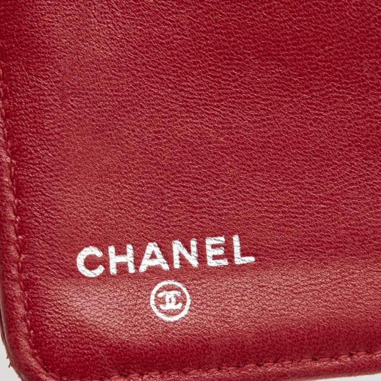 Pre Owned Chanel Red Quilted Leather CC Classic Bifold Long Wallet