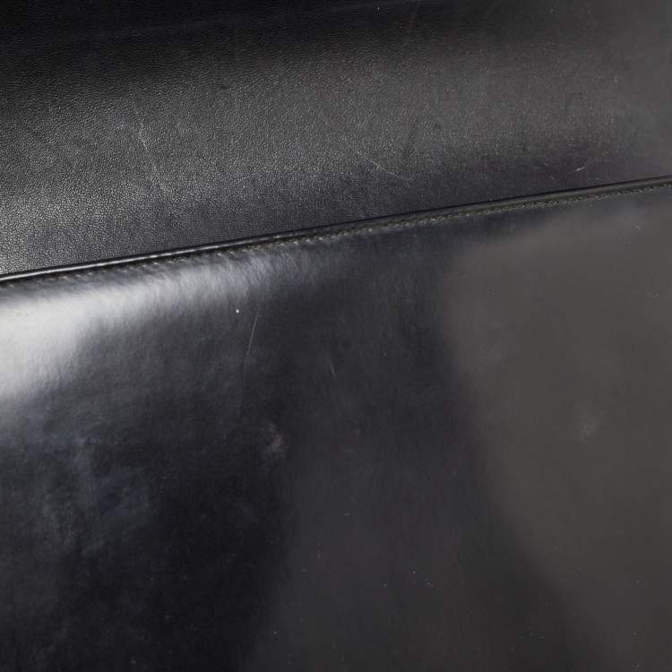 Pre Owned Chanel Black Glossy Leather New Medium Boy Bag