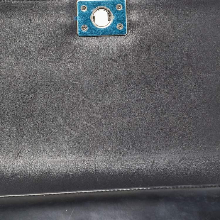 Pre Owned Chanel Black Glossy Leather New Medium Boy Bag