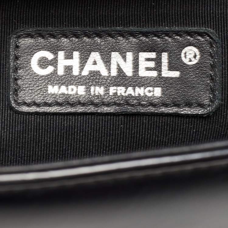Pre Owned Chanel Black Glossy Leather New Medium Boy Bag