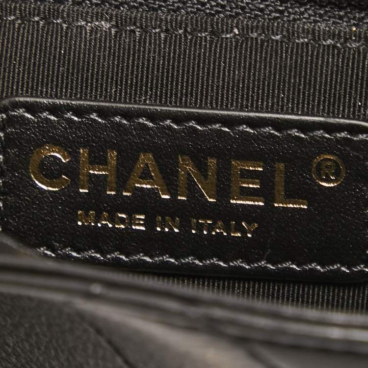 Pre Owned Chanel Black Quilted Leather CC Waist Bag