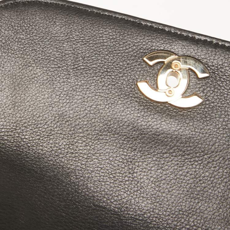 Pre Owned Chanel Black Quilted Leather CC Waist Bag