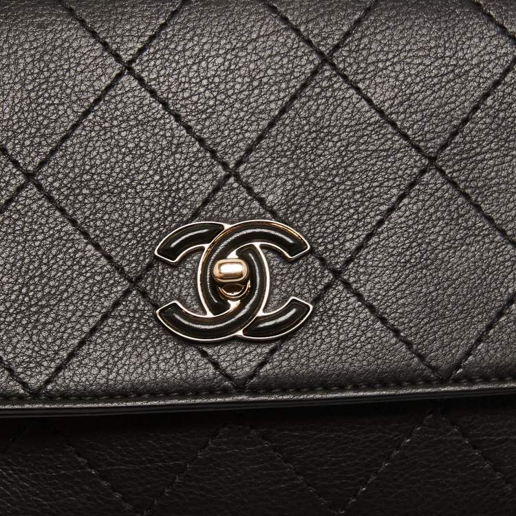 Pre Owned Chanel Black Quilted Leather CC Waist Bag