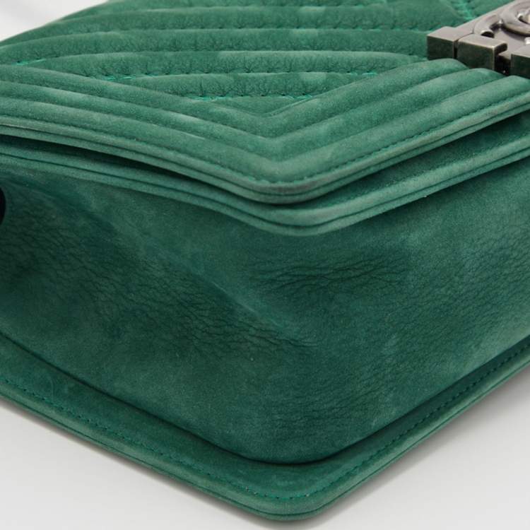 Pre Owned Chanel Green Chevron Nubuck Leather Medium Boy Flap Bag