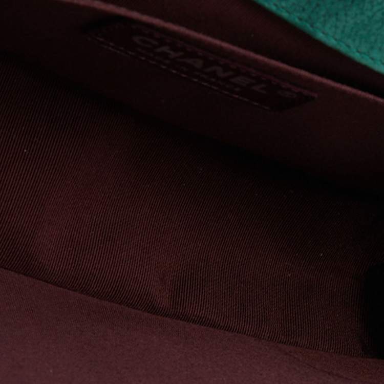 Pre Owned Chanel Green Chevron Nubuck Leather Medium Boy Flap Bag