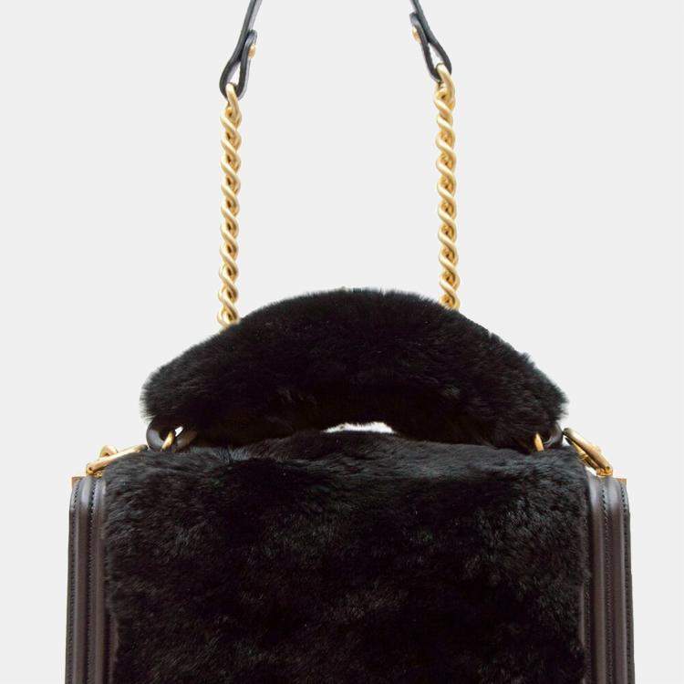 مملوكة مسبقًا Chanel Black Leather Fur Medium Boy Top Handle Flap Shoulder Bag