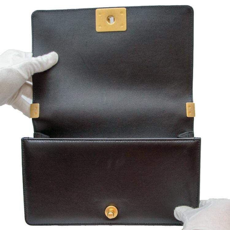 مملوكة مسبقًا Chanel Black Leather Fur Medium Boy Top Handle Flap Shoulder Bag