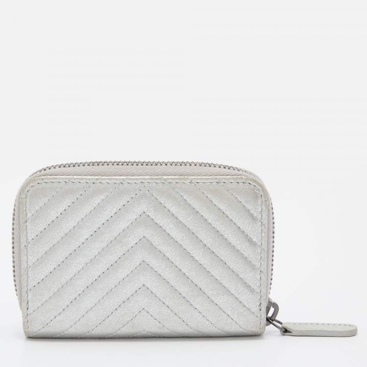 Pre Owned Chanel Metallic Silver Chevron Leather CC Zip Coin Purse