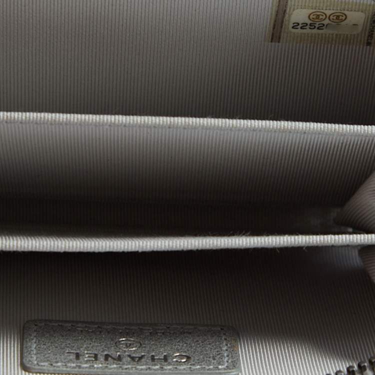 Pre Owned Chanel Metallic Silver Chevron Leather CC Zip Coin Purse