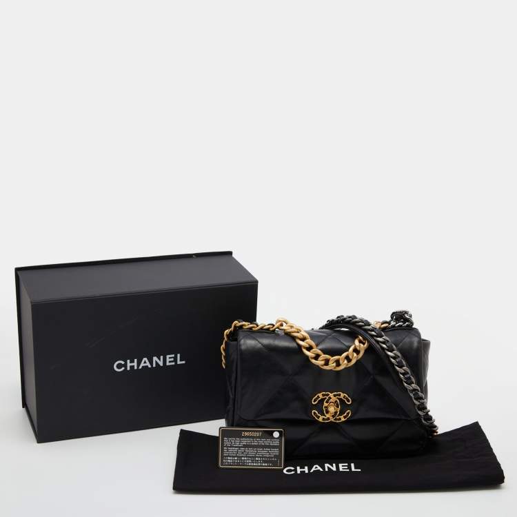 Pre Owned Chanel Black Quilted Leather CC 19 Flap Bag